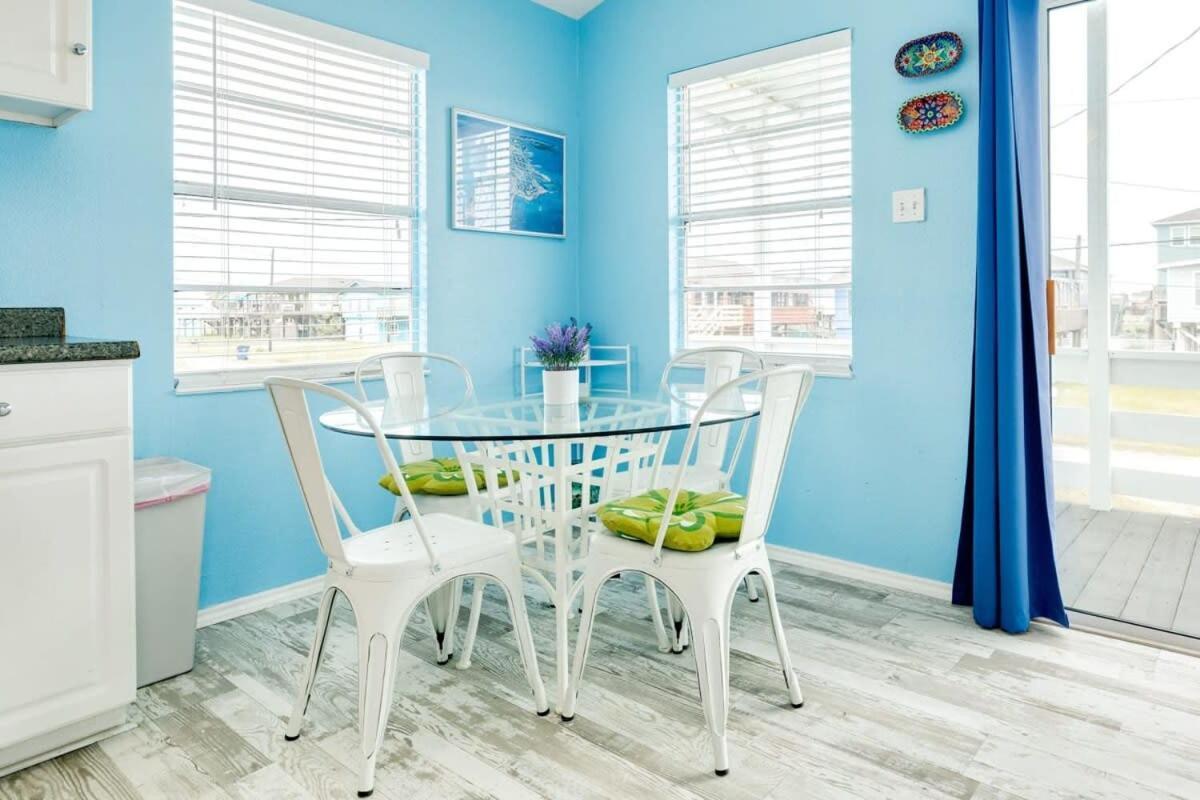 Fun In The Sun! Cozy Beach Pad, Gulf Views And Easy Access To The Sand! Surfside Beach Exterior photo