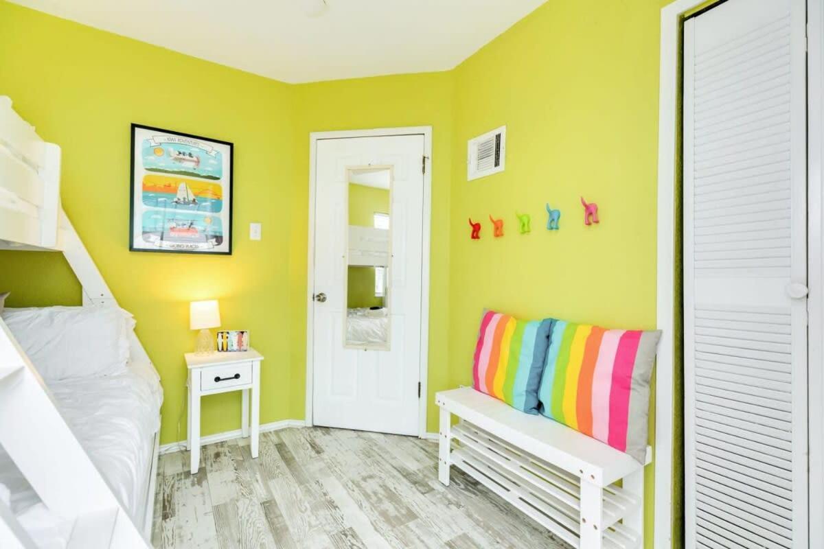 Fun In The Sun! Cozy Beach Pad, Gulf Views And Easy Access To The Sand! Surfside Beach Exterior photo